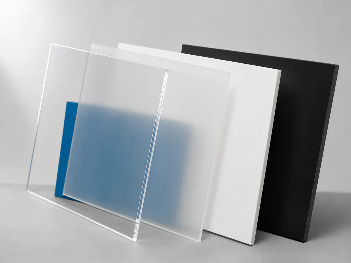 Conjunto de chapas rígidas de PS Cristal, translúcido, branco e preto